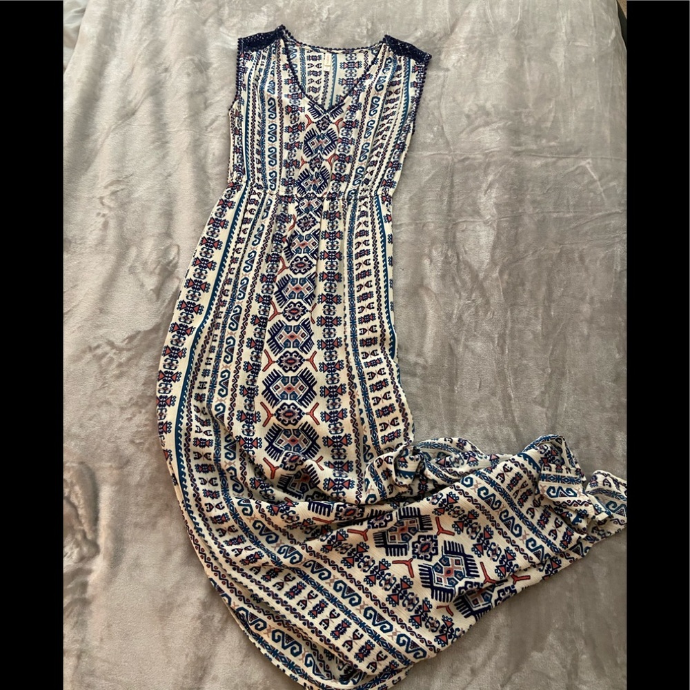 Sleeveless maxi dress